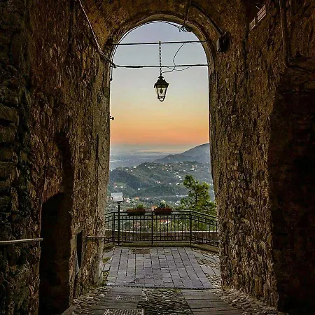 Vezzhouse * Vezzano Ligure