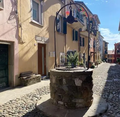 Vezzhouse Vezzano Ligure