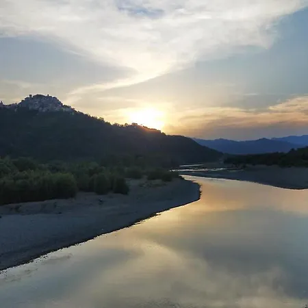 펜션 Vezzhouse 베차노리구레